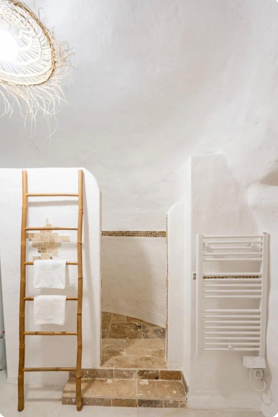Le Temple D'Aphrodite, Appartement Avec Spa Vienne  Dış mekan fotoğraf