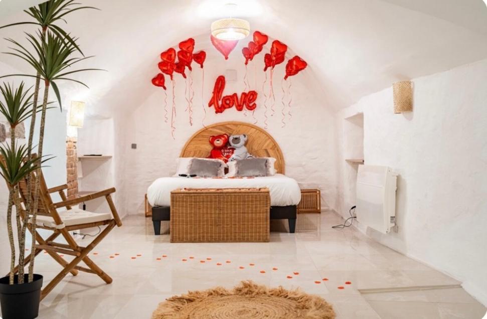 Le Temple D'Aphrodite, Appartement Avec Spa Vienne  Dış mekan fotoğraf