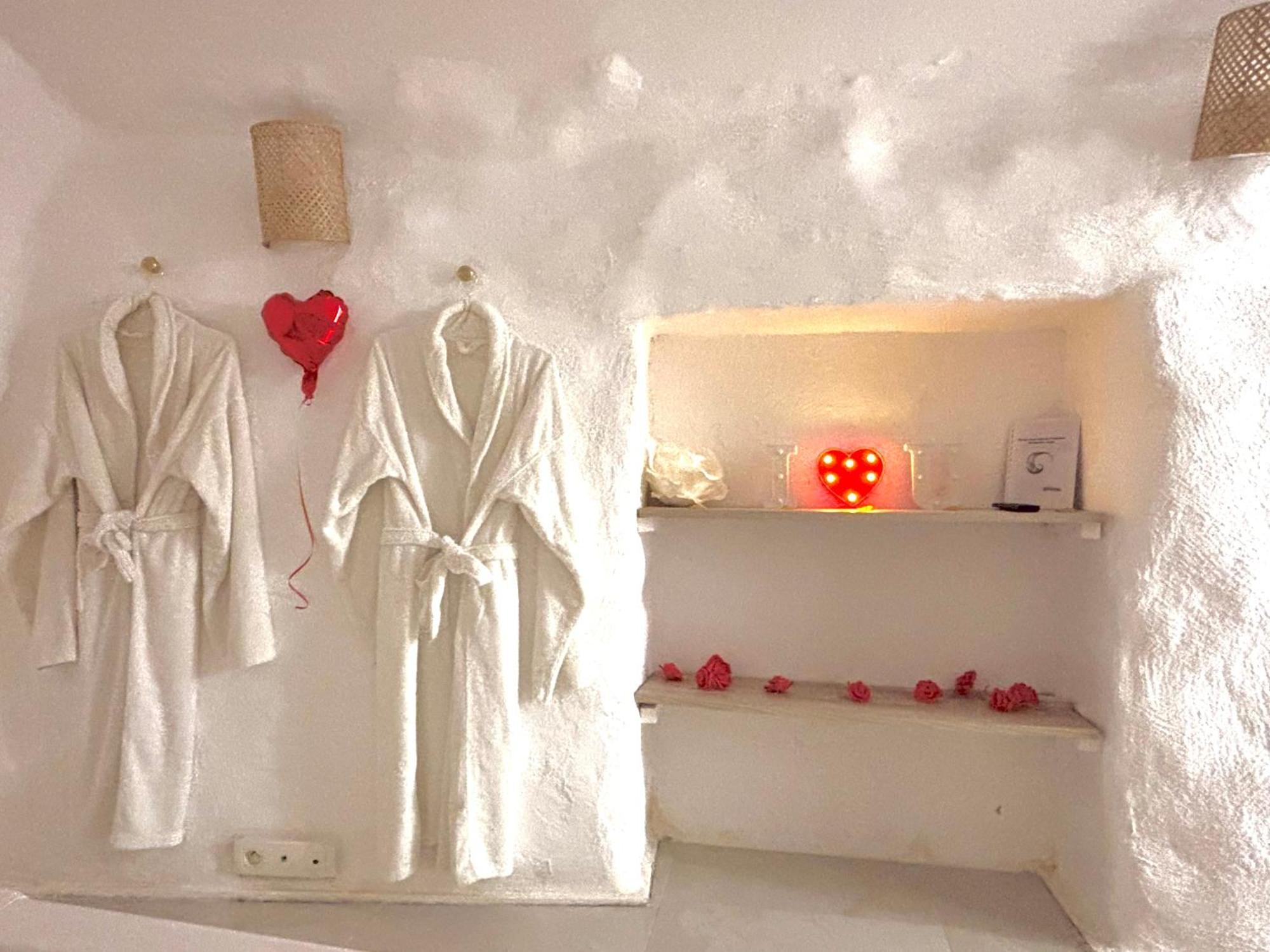 Le Temple D'Aphrodite, Appartement Avec Spa Vienne  Dış mekan fotoğraf