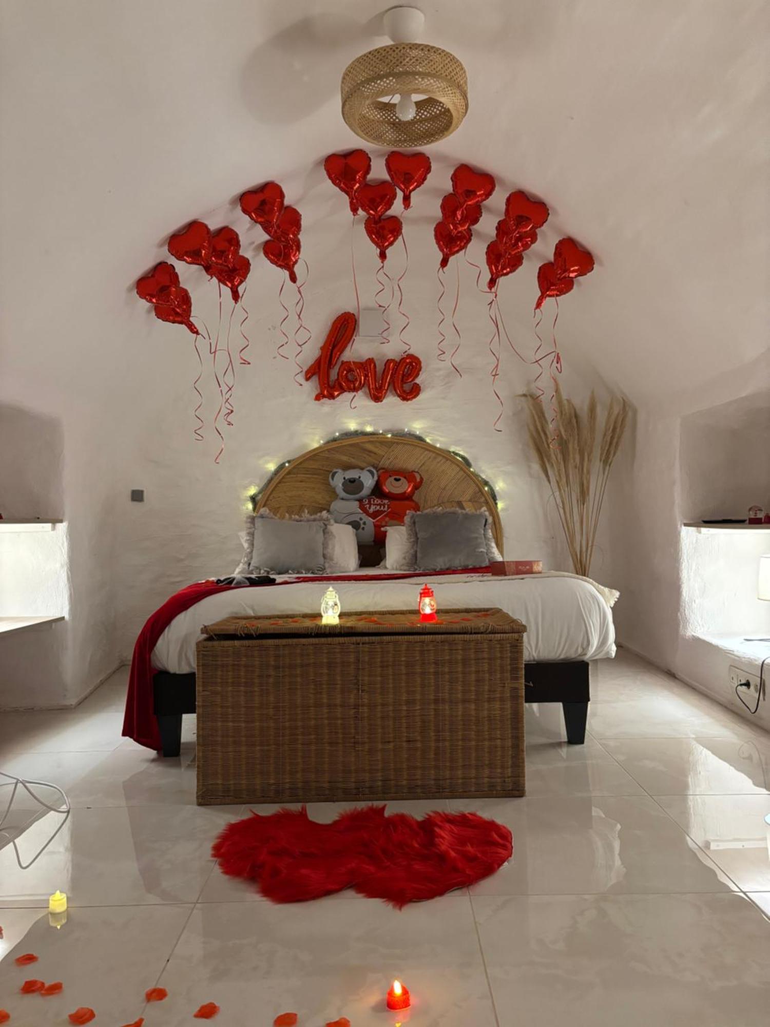 Le Temple D'Aphrodite, Appartement Avec Spa Vienne  Dış mekan fotoğraf